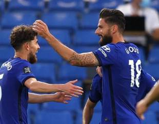Chelsea 1-0 Norwich City: Giroud boosts blues top four hopes
