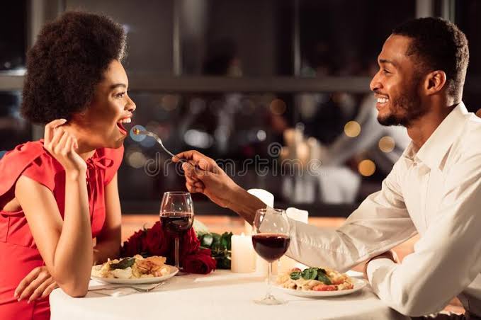 Who is to pay for the meal on the first date?