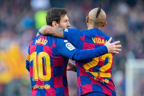 Messi Bids Farewell to Vidal as Midfielder is Set to Leave Barcelona.