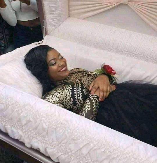 Lady goes viral as she takes ‘pre-burial” photos