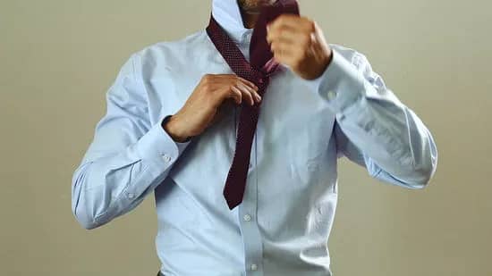 How To Knot A Tie In 10 seconds.