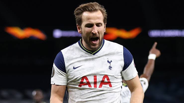 Tottenham place £175 million price tag on Kane