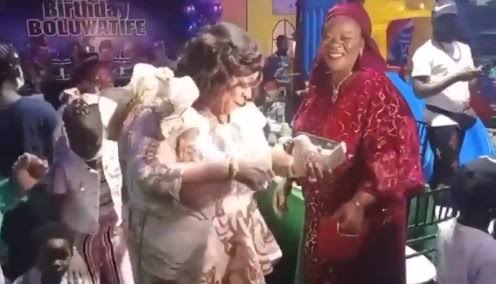 Watch viral video of Wizkid’s mother dancing Shaku-Shaku at Boluwatife’s birthday party.