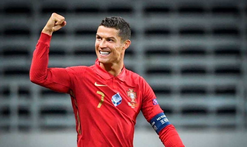 C. Ronaldo becomes the first Human in the world to reach 300 Million followers on Instagram