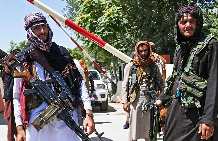 Taliban Fighters Flog People on The Streets For Wearing Modern Clothing