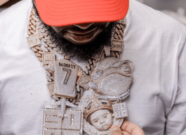 Davido Shows Off His Diamond Neckpieces Worth Over  Million (Photos)