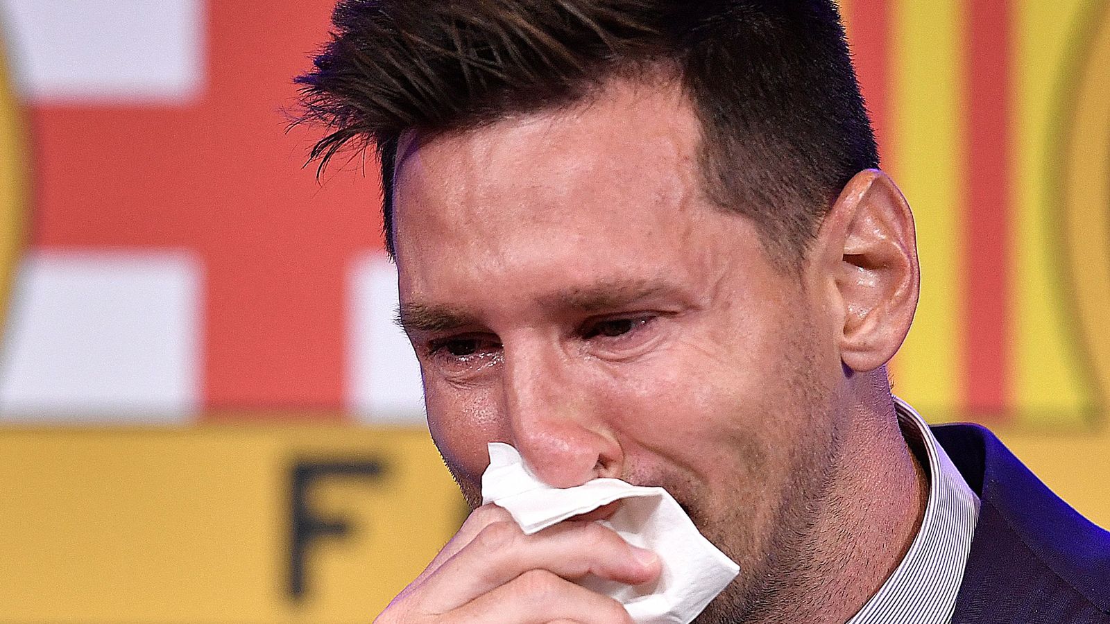 Lionel Messi in Tears as he says Goodbye to Barcelona