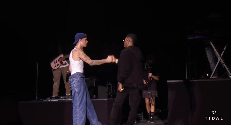 Wizkid performs “Essence” with Justin Bieber on stage