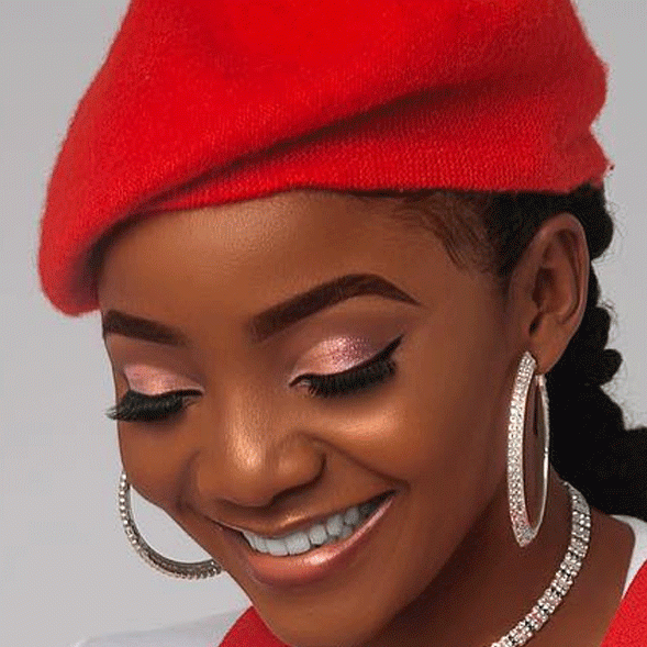 Singer Simi disses follower who said her reign is over