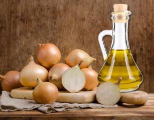 7 magical benefits of using onion oil for hair