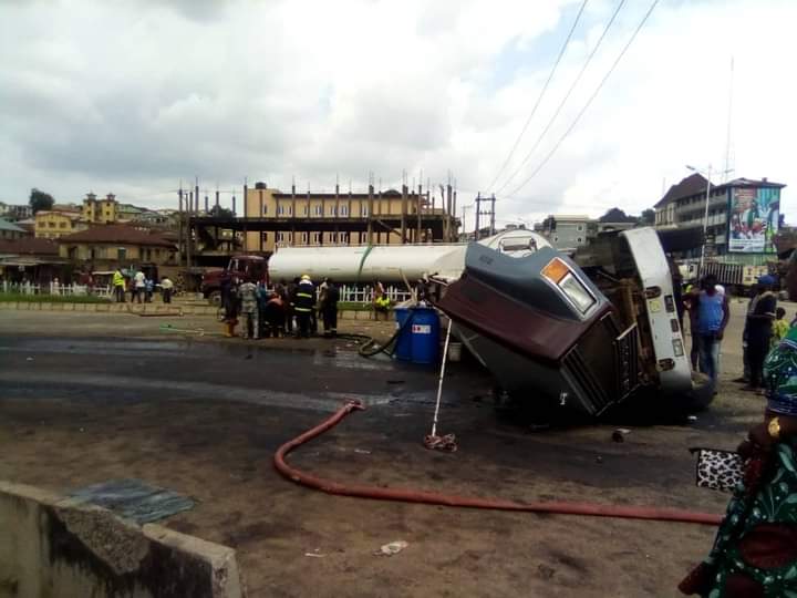 Petrol tanker falls, spills content in Abeokuta