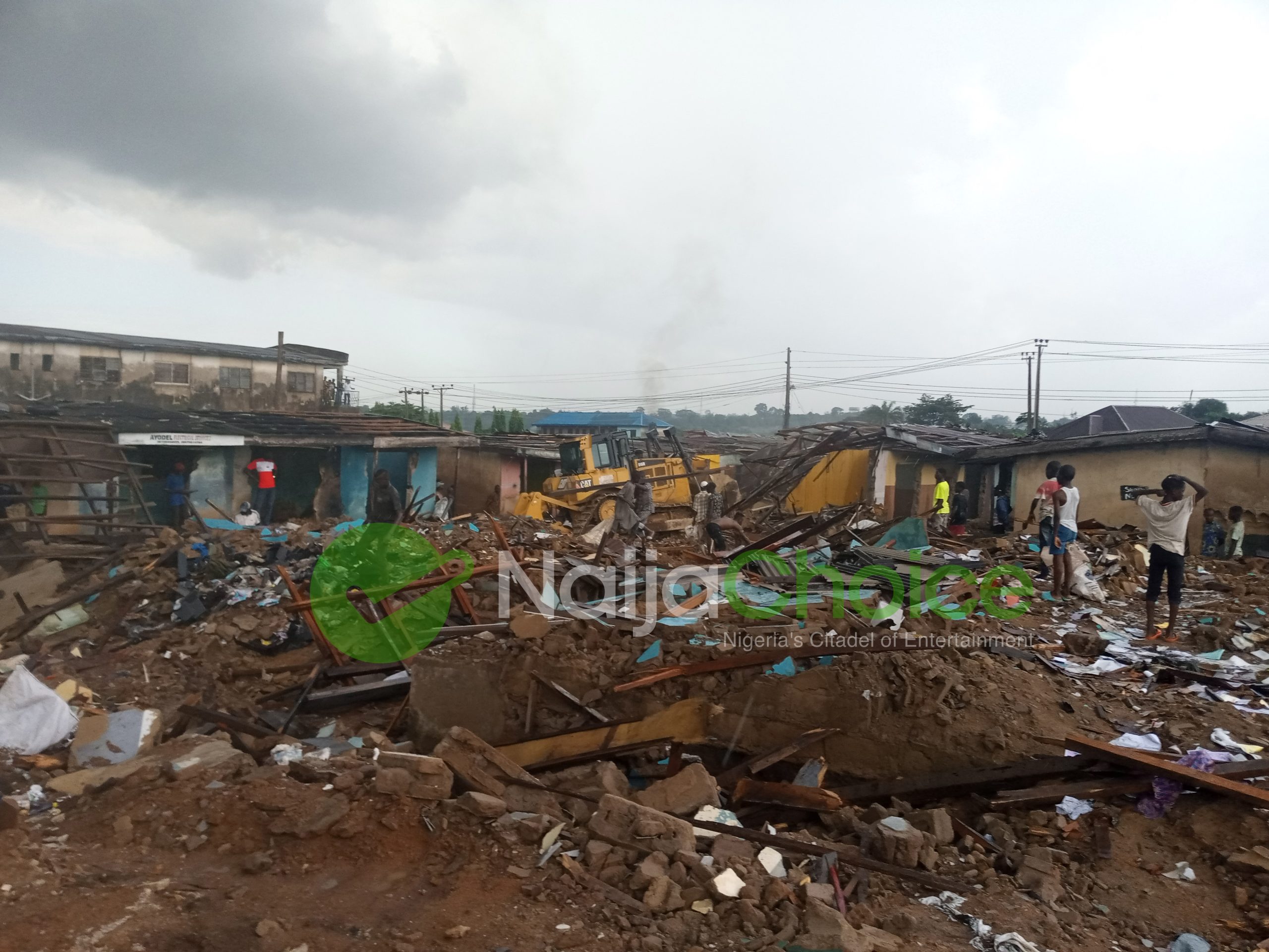 Over 300 Shops were Demolished at Ijokodo, Ibadan by State Goverment (Photos)