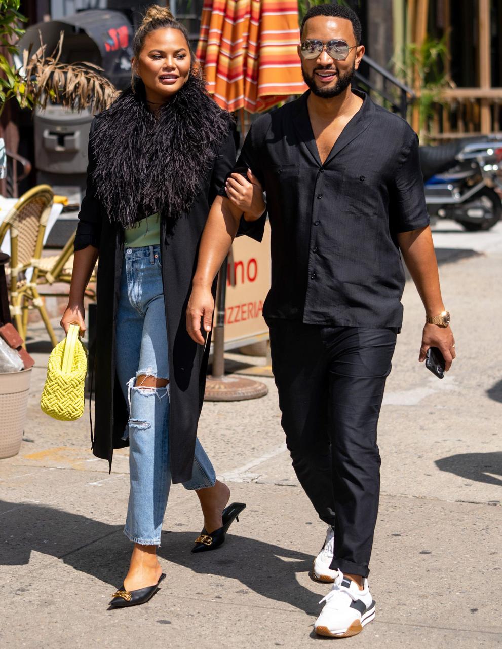 John Legend and Chrissy Teigen Watch Street Musician Perform ‘All of Me’ in Boston