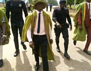 College of Education Akwanga, Nasarawa SUG President steps out with ‘bodyguards’ (Photo)