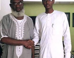 Photo of New PDP Youth Leader And Sheikh Gumi Surfaces, Raises Eyebrows