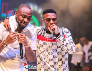 Davido and Wizkid spotted partying  inside the same club in Ghana. (VIDEO)