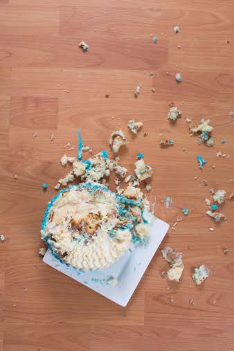 Lady Smashes Her Birthday Cake In Anger