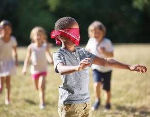 These Blindfolded Children Were Asked To Pick Their Mother Out From A Group, Find Out How They Did.