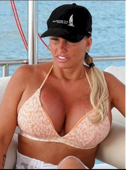 Katie Price reveals the results of her 13th boob job, the biggest ever she has done (photos)