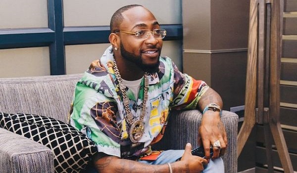 Davido splurges K on a customised diamond ring