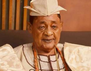 ‘Alaafin Of Oyo’s Full Biography, Net Worth, Age, Wives, Children, Family and Death