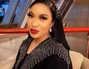 Tonto Dikeh drops photo of VeryDarkman at the police station