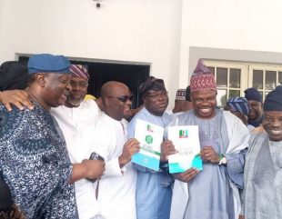 Amosun Joins the Presidential Race, picks his N100M APC Presidential Form