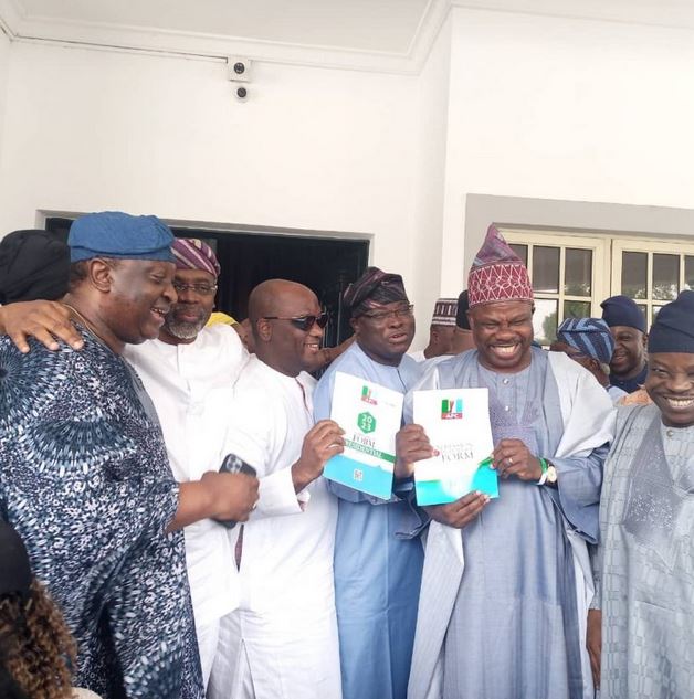 Amosun Joins the Presidential Race, picks his N100M APC Presidential Form