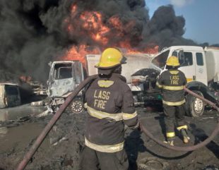 A tanker carrying diesel explodes in Lagos (photos)