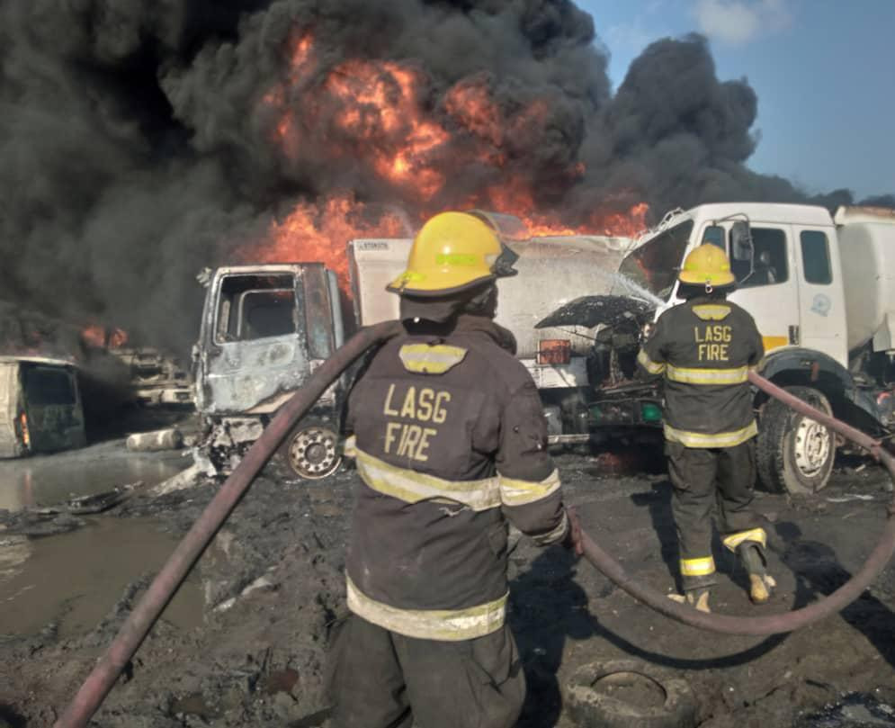 A tanker carrying diesel explodes in Lagos (photos)