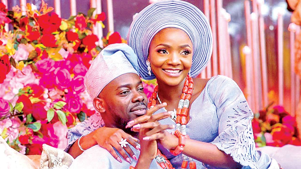 Adekunle Gold Gives His Wife, Simi And Daughter Millions in Jewellery (Video)