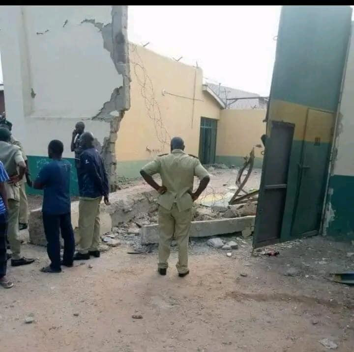 Witnesses Explain How Terrorists Attacked Abuja’s Kuje Prison