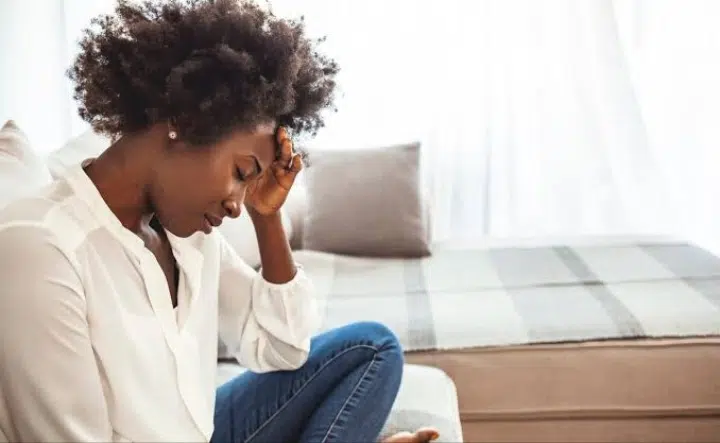 “Can’t there be a faithful man on this earth?” – Married woman laments after catching boyfriend she pays rent for cheating