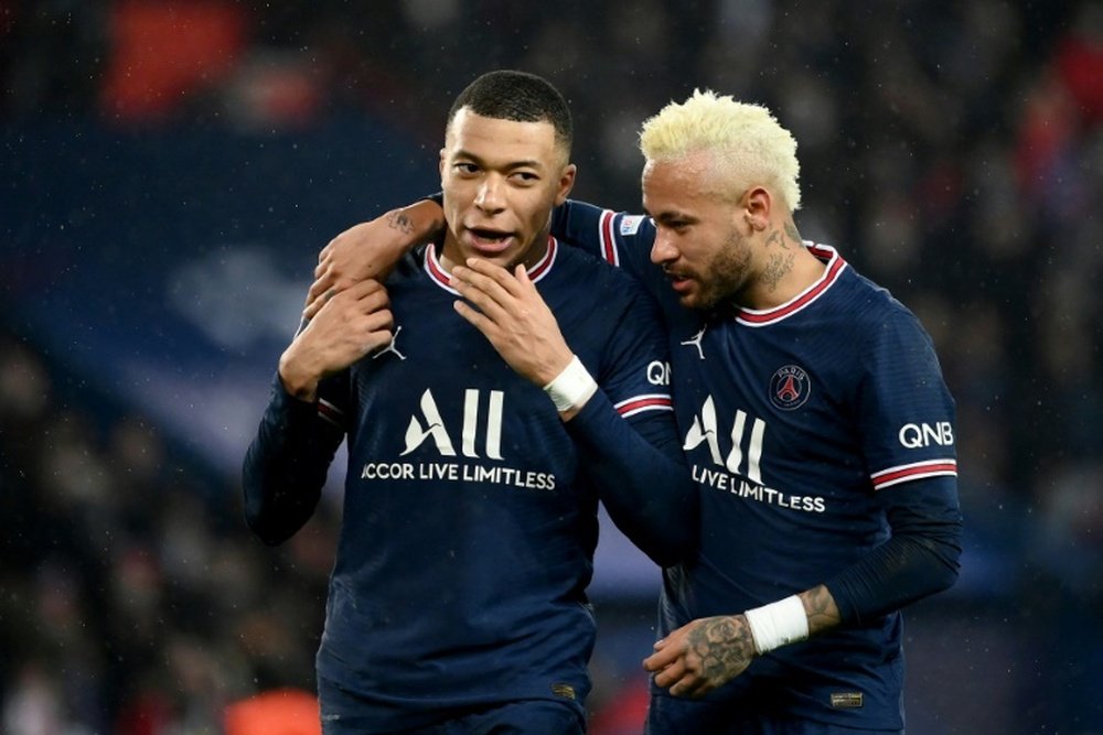 <strong>Fight Between Neymar And Mbappe Settled – PSG Coach</strong>