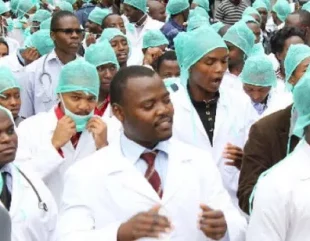 FG begs doctors, and nurses to remain in Nigeria