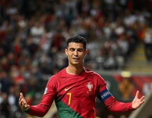 “It’s time to retire”- Cristiano Ronaldo urged to retire