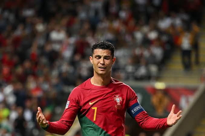 “It’s time to retire”- Cristiano Ronaldo urged to retire