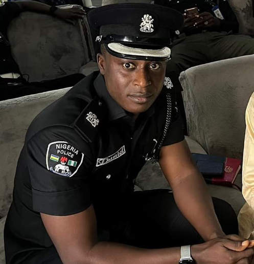 Policeman who rejected 0,000 bribe from robbers, gets honoured by ICPC