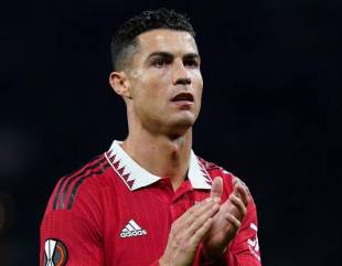 Ronaldo close to agreeing a deal worth €200m per year with Saudi Arabian club.