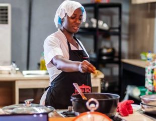 “Ghana jollof is nice” – Hilda Baci Changes Stance After Dining at Ghanaian Artist Becca’s House