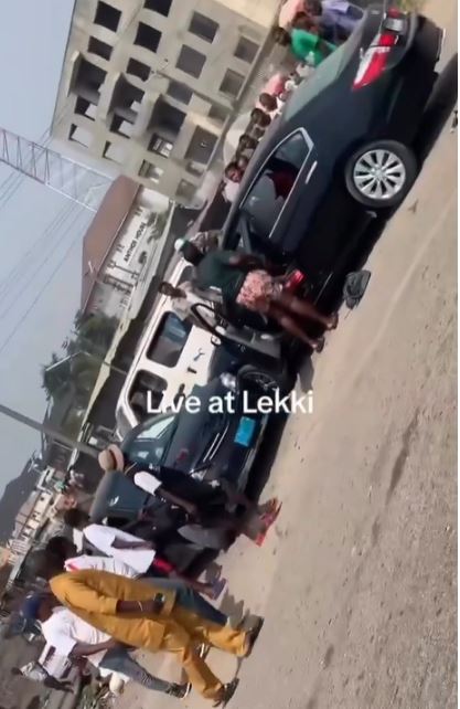 Angry Woman Uses Her Car To Repeatedly Bash Another Person’s Car In Lekki (Video)