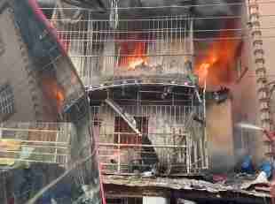 Fire Engulfs Three Buildings in Idumota, Lagos (video)