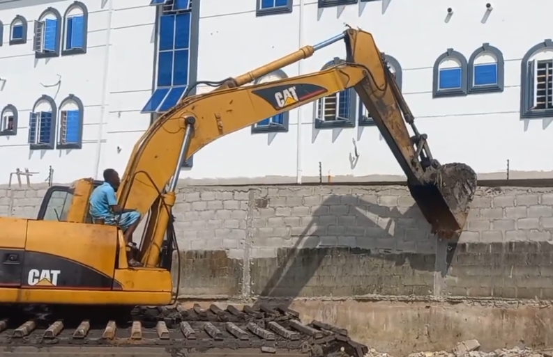 Lagos Commences Demolition of Structures Encroaching on Drainage Right of Way