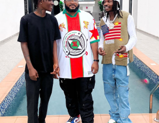 Nigerians Attack Sam Larry on IG After Posing with Naira Marley and Zinoleesky, Captioning it ‘Members Only’