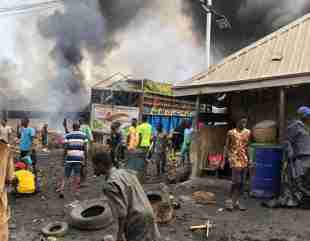 Hoodlum Clash in Lagos Sparks Market Fire (Video)