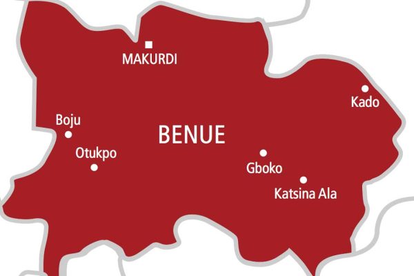 Jungle justice: Mob set ablaze suspected armed robber in Benue